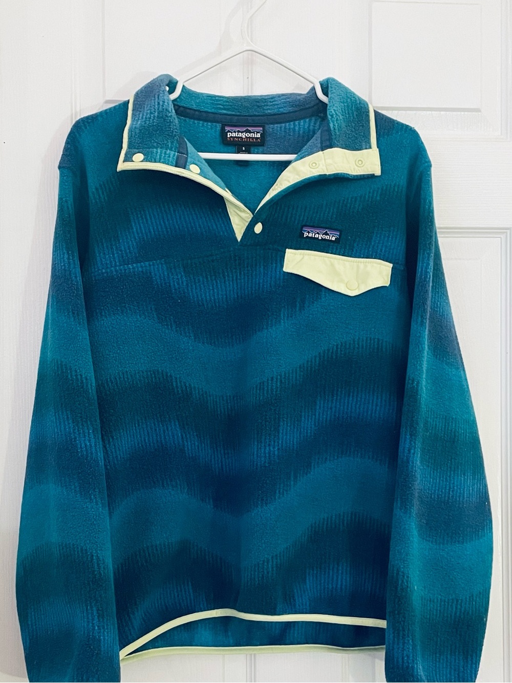 Patagonia Women’s S Teal Snap-T Fleece Synchilla Pullover with Highlighter Trim